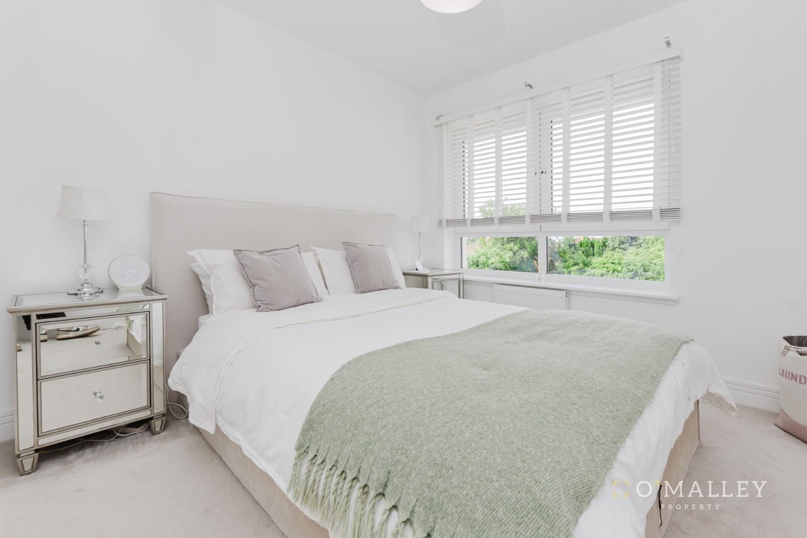 16Alexander_Coatbridge_Bedroom2_01.jpg